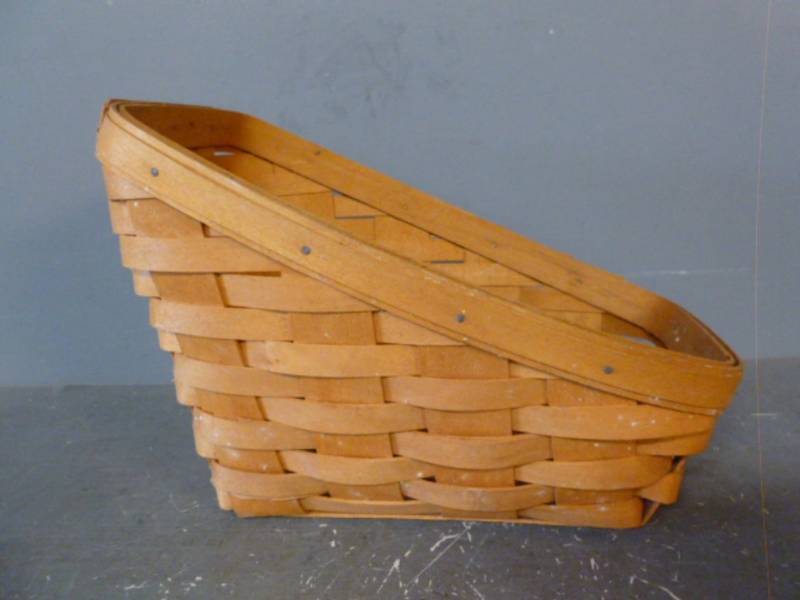 lot 54 image: Longaberger Basket