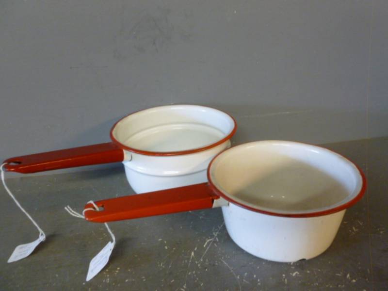 lot 62 image: Vintage Enamelware