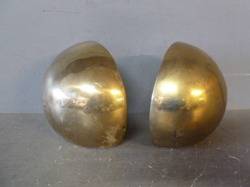 lot 64 image: Cast Brass Bookends