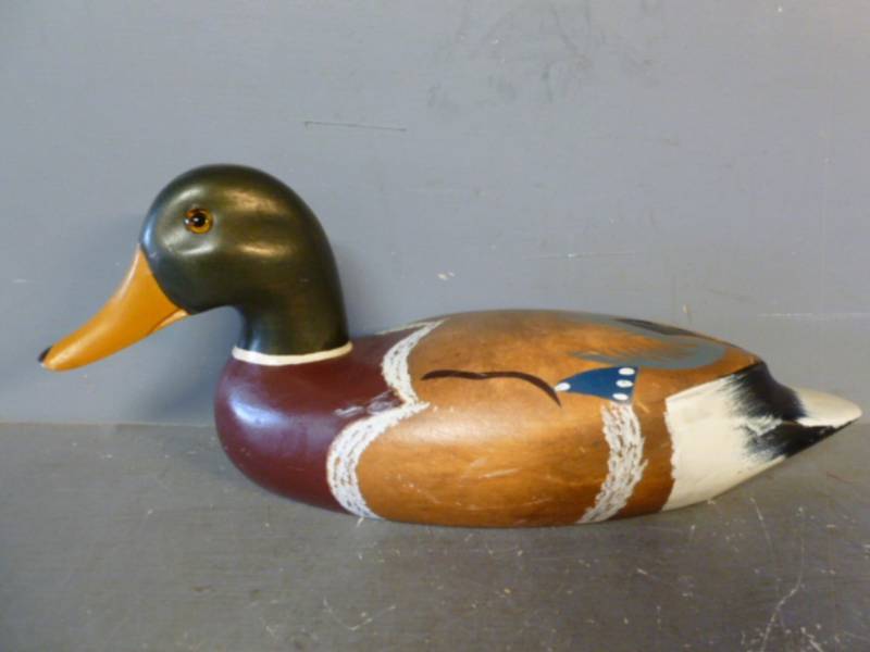 lot 68 image: Wooden Duck Decoration
