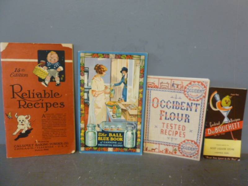 lot 80 image: Vintage Booklets