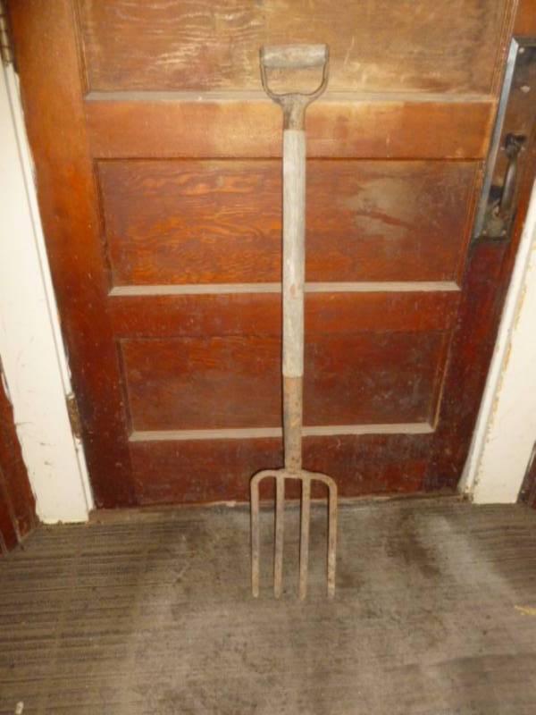 lot 116 image: Vintage Potato Fork