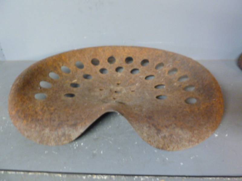 lot 122 image: Vintage Tractor Seat
