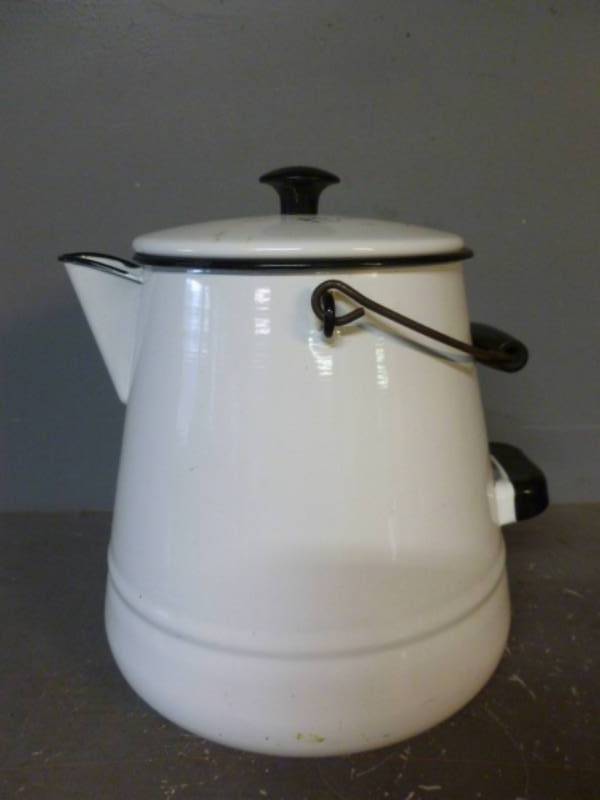 lot 132 image: Vintage Enamelware