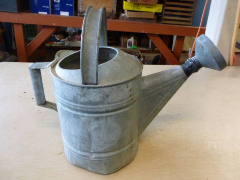 lot 159 image: Vintage Galvanized Steel Watering Pail