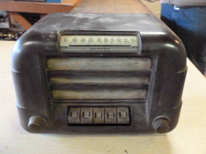 lot 163 image: Vintage Radio