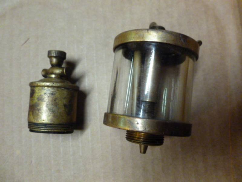 lot 205 image: Vintage Brass Oiler
