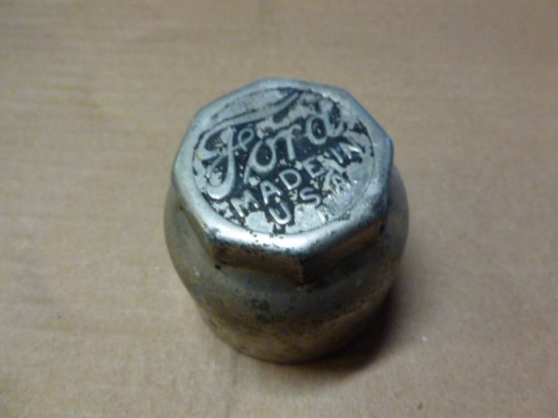 lot 206 image: Vintage Ford Hub Cover