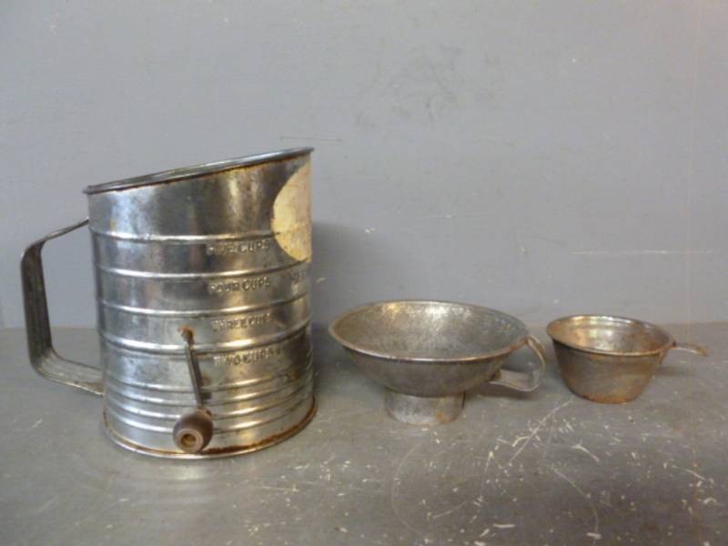 lot 212 image: Vintage Kitchen