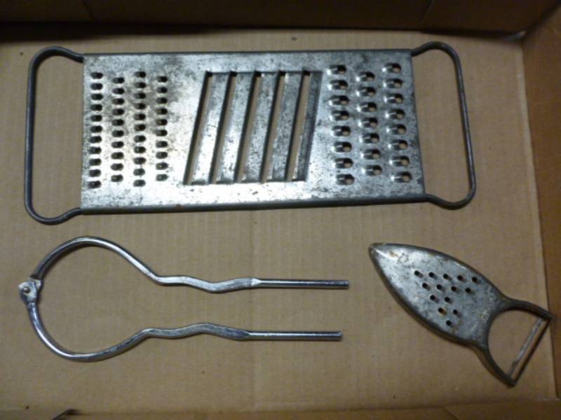 lot 215 image: Vintage Kitchen