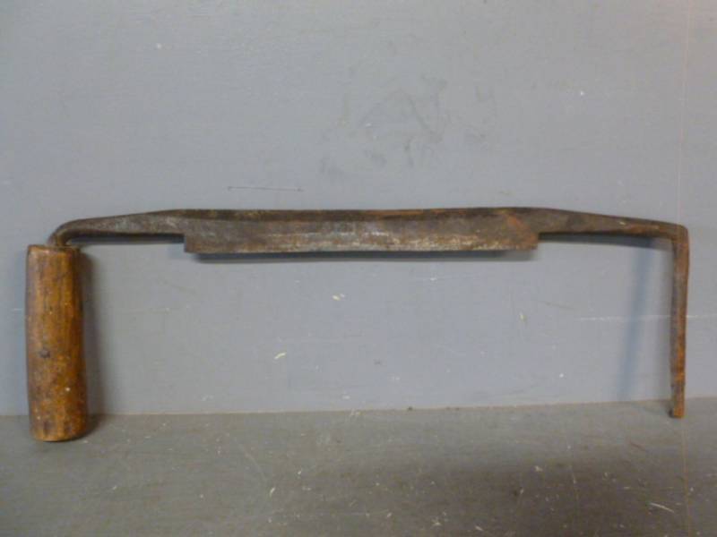 lot 243 image: Antique Draw Knife