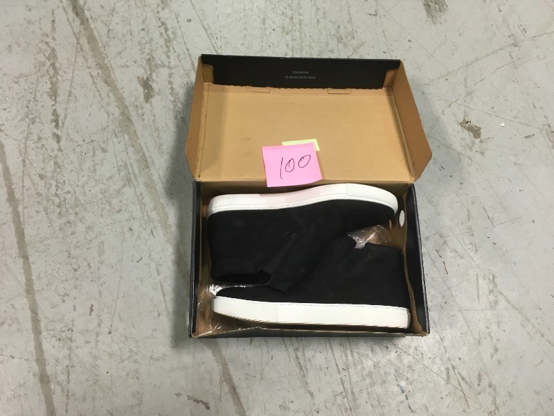 lot 100 image: NEW Kenneth Cole NY Womens Kalvin Hi Top Ankle Sneakers Black Comfort size 10