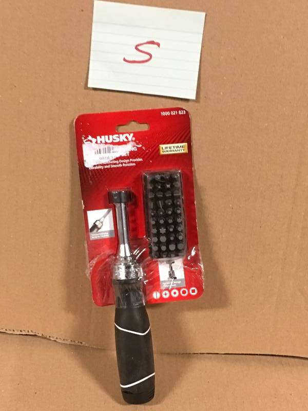 lot 5 image: Husky Ratcheting Screwdriver Set (40-Piece) not used