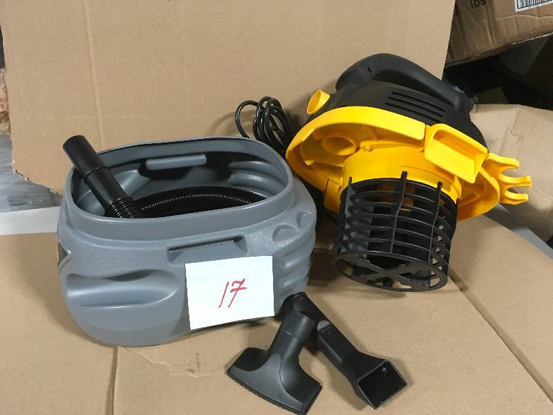 lot 17 image: Stinger 2.5 Gal. 1.75-Peak HP Compact Wet Dry Vac in working condition