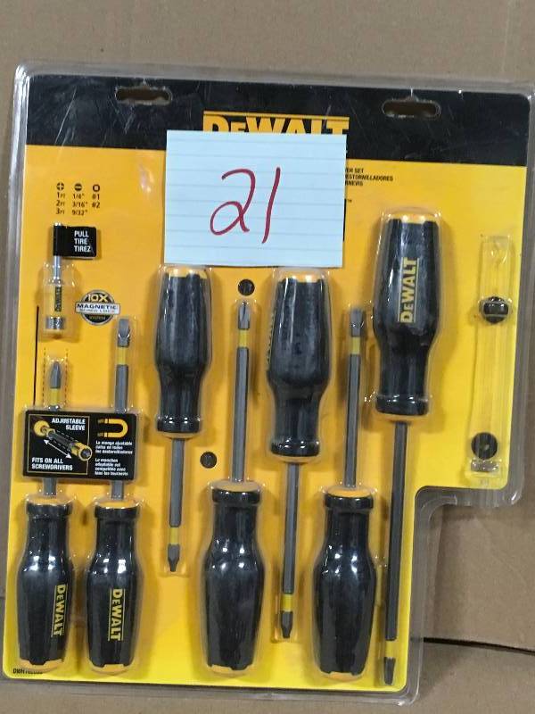 lot 21 image: DEWALT Combination MAXFIT Screwdriver Set (8-Piece)  MISSSING ONE PC.