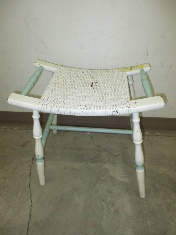 Wicker bench
