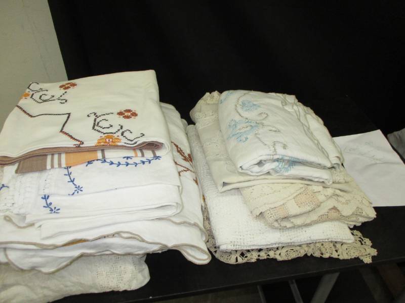 Rectangular and square tablecloths, Linen, doilies