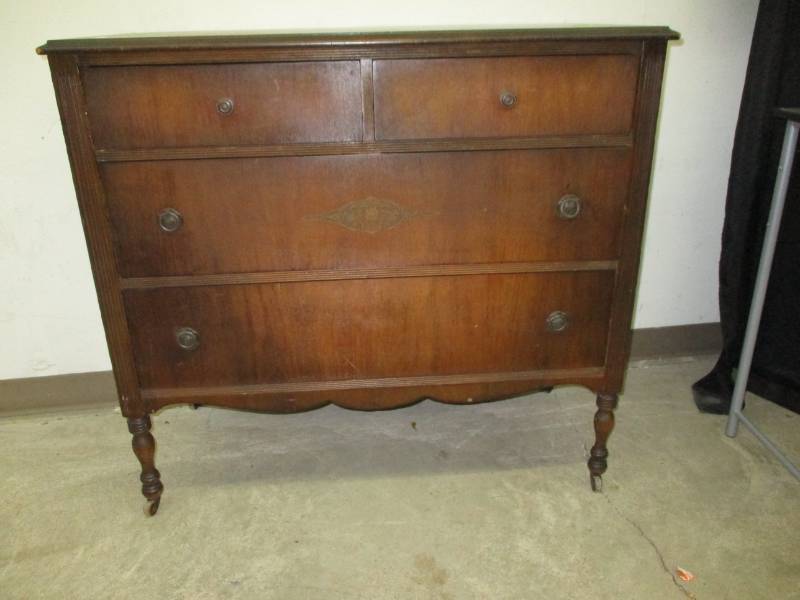 Antique 4 drawer-Dresser 18X39X36.5