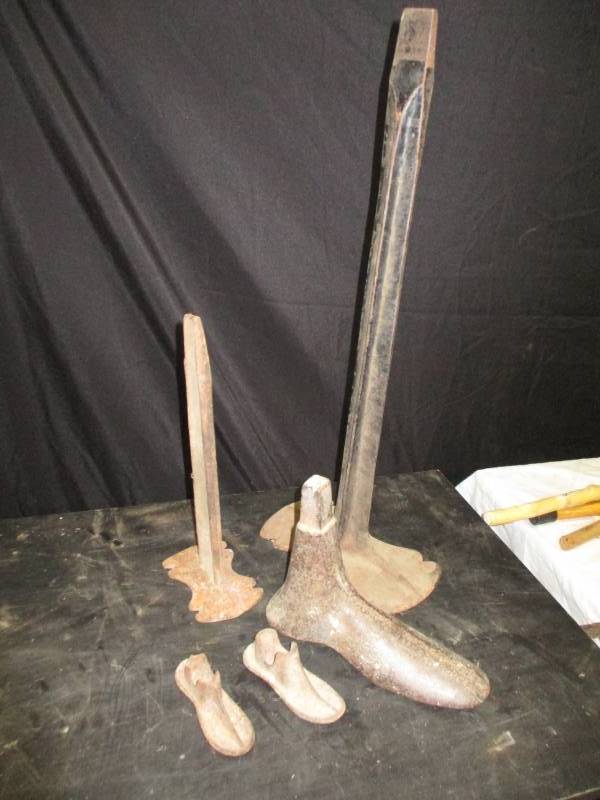 Old Shoe Making set