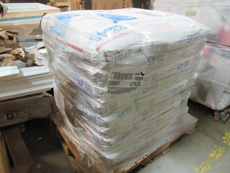lot 63 image: Pallet of SHEETROCK Brand Easy Sand 18-lb Lightweight Drywall Joint Compound 384210