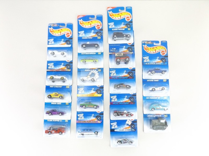 19 NEW 1997 Hot Wheels