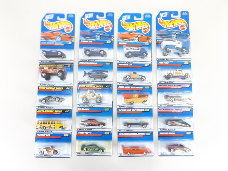 20 NEW 1998 Hot Wheels