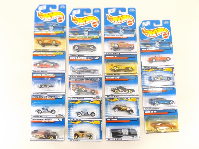 19 NEW 2000 Hot Wheels