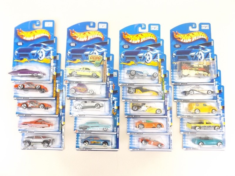 20 NEW 2001 Hot Wheels