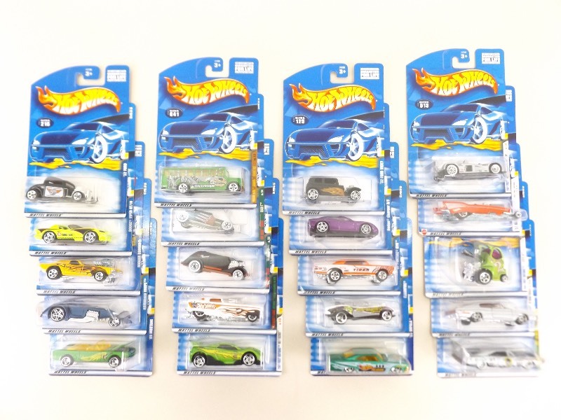 20 NEW 2001 Hot Wheels