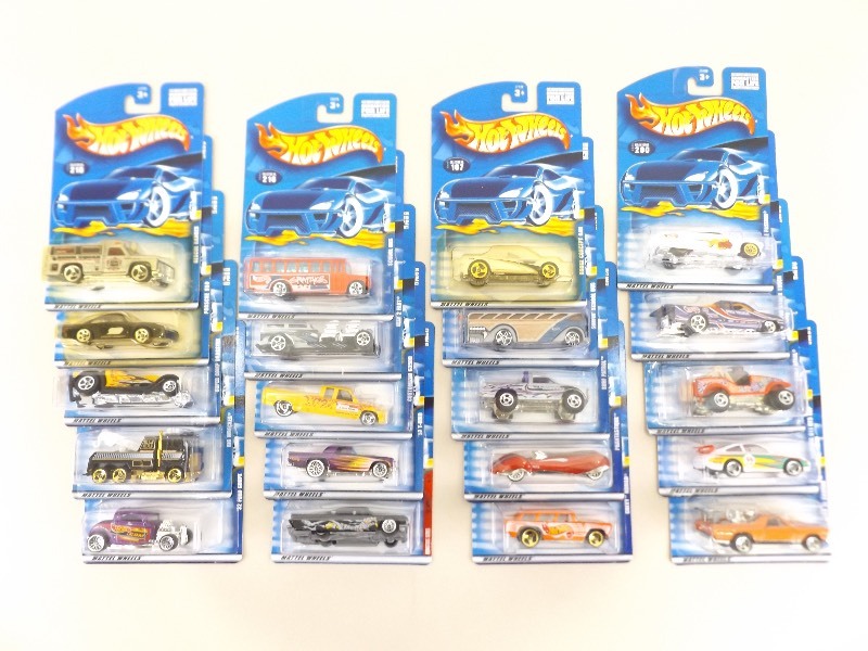 20 NEW 2001 Hot Wheels