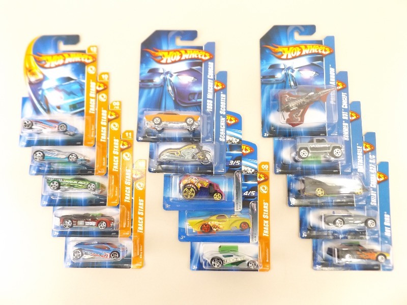 15 NEW 2006 Hot Wheels