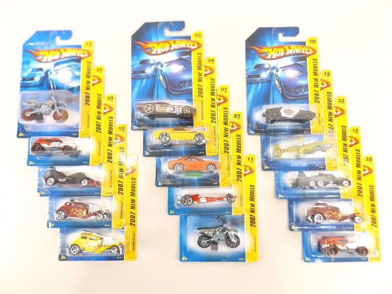 15 NEW 2007 Hot Wheels New Models