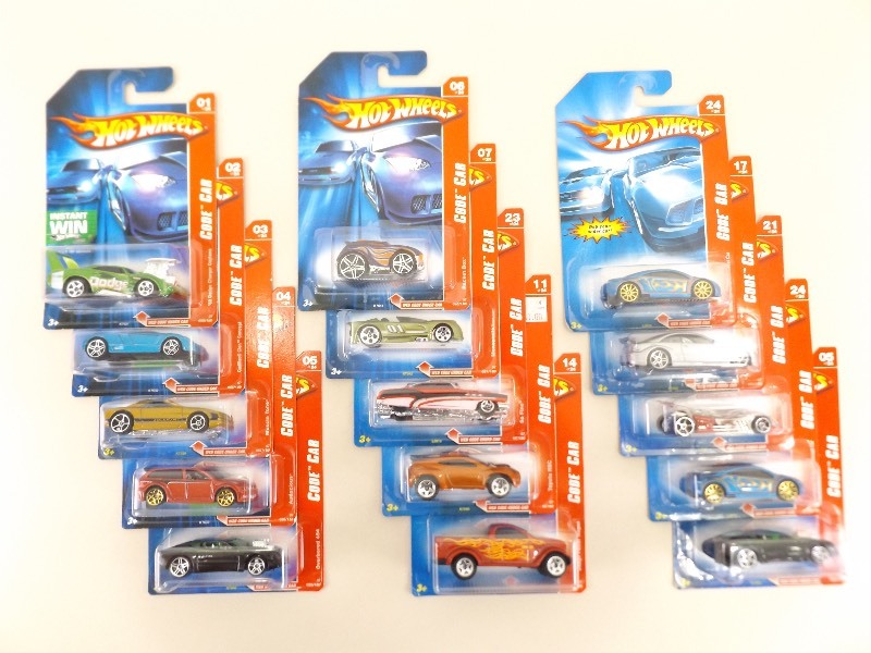 15 NEW 2007 Hot Wheels Code Cars