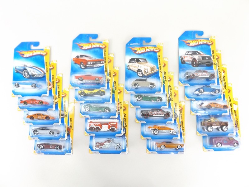 20 NEW 2009 Hot Wheels