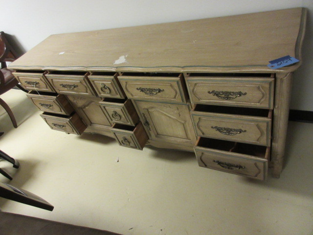 lot 209 image: BROYHILL FRENCH COUNTRY STYLE DRESSER