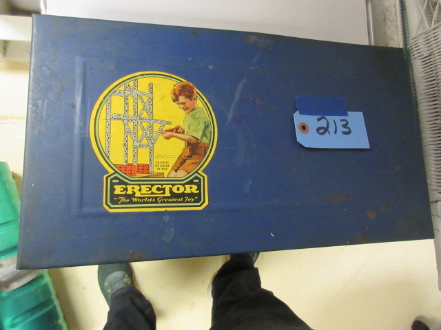 lot 213 image: A.C. GILBERT CO. VINTAGE ERECTOR SET