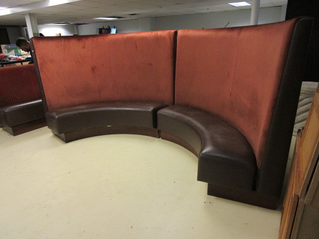 FANCY SINGLE SIDE ROUND BOOTHS