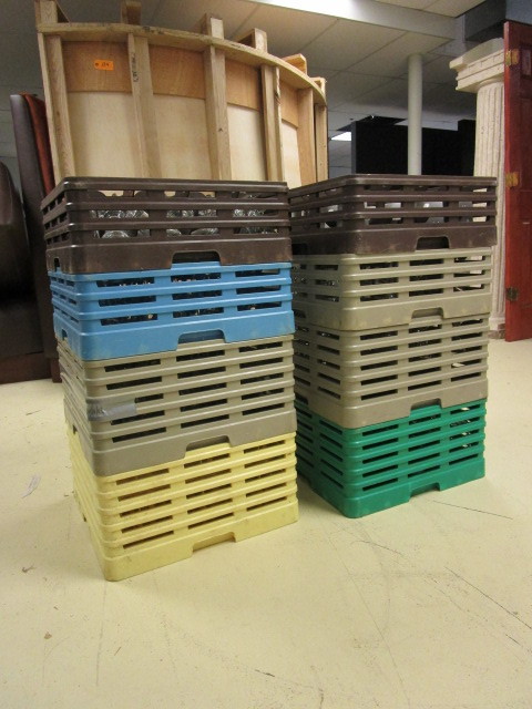 GLASS WASH TRAYS W GLASSES