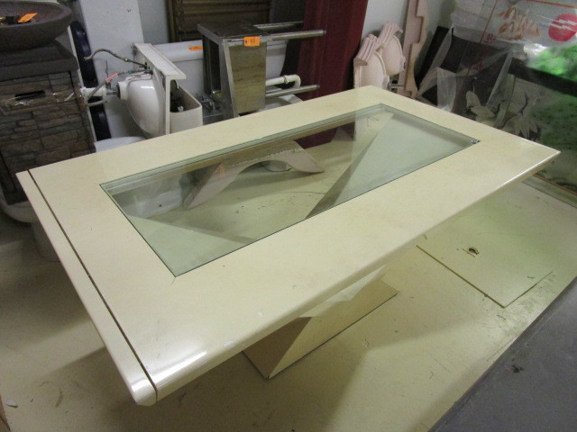FIBERGLASS DINING TABLE W REMOVABLE GLASS TOP