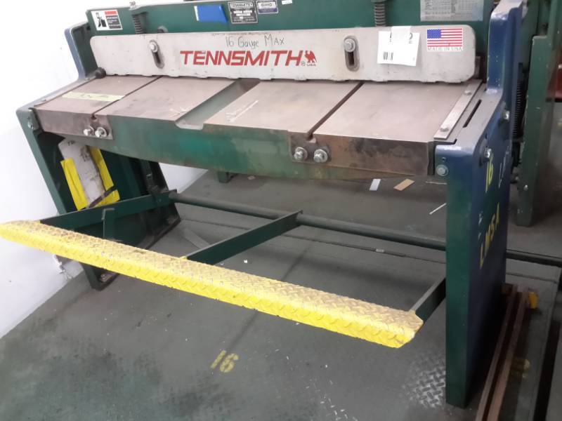 lot 3 image: Tennsmith Foot Squaring Sheers, 16 Gauge