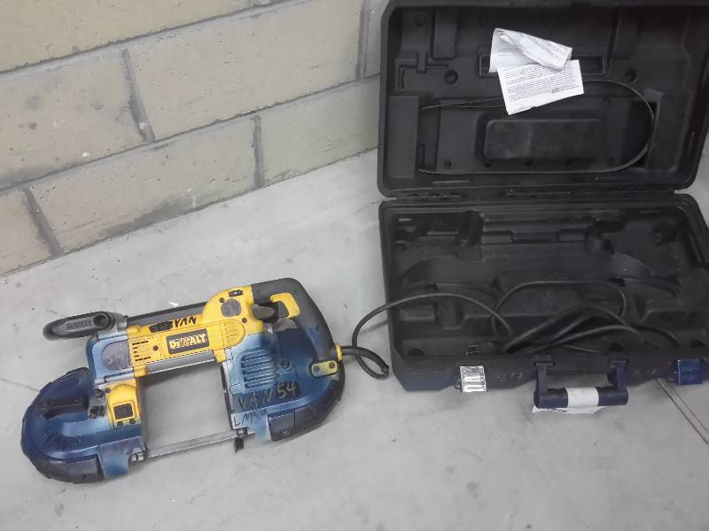 lot 21 image: DeWalt Deep Cut Variable Speed Band Saw
