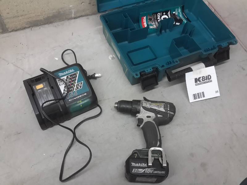 lot 25 image: Makita Cordless Hammer DriverDrill