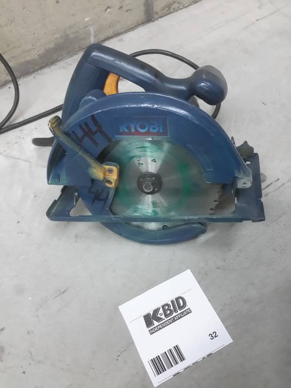lot 32 image: Ryobi Circular Saw