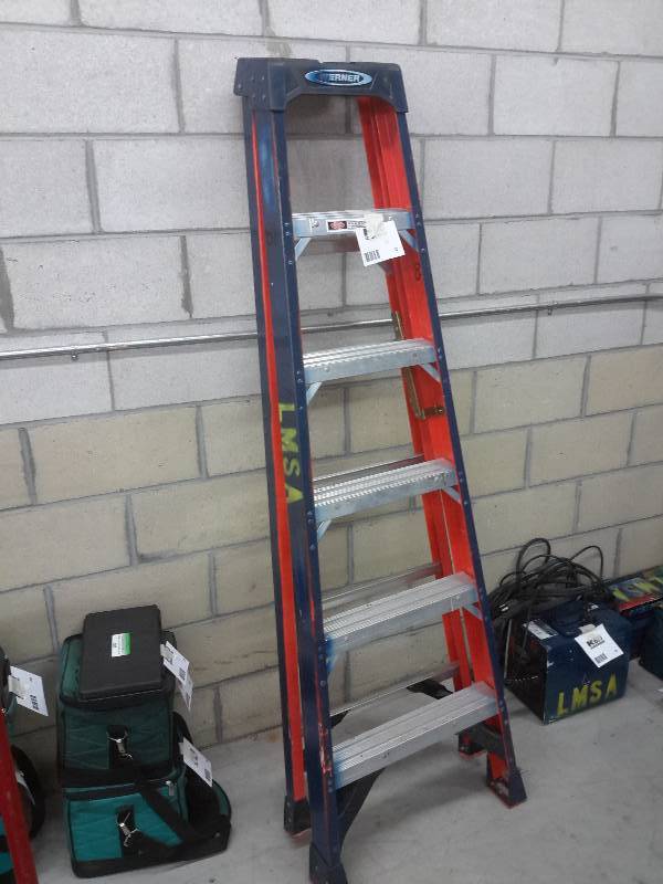 lot 52 image: Werner Fiberglass Ladder