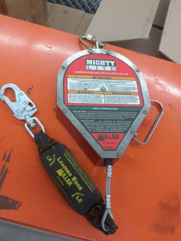 lot 59 image: Mighty Lite, Leading Edge Self-Retracting Lifeline