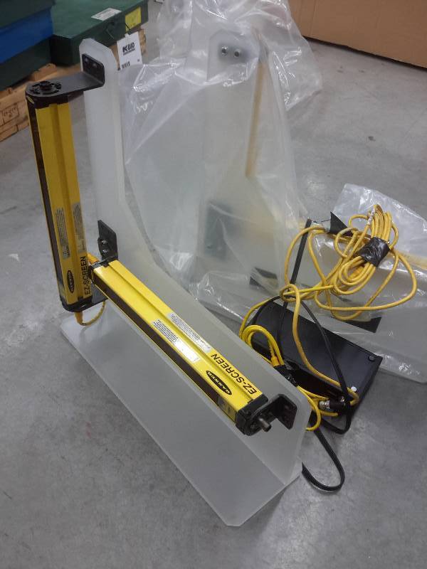 lot 79 image: 2 Banner EZ-Screens