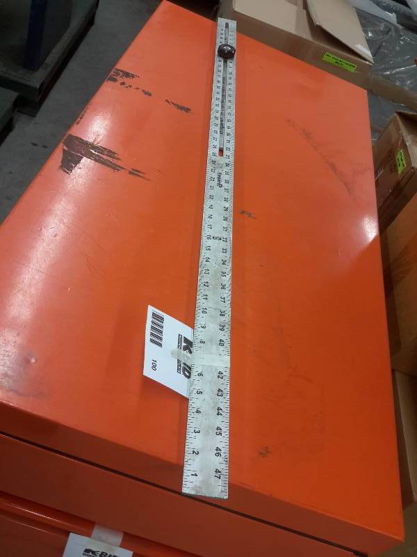 lot 100 image: Empire 48 Heavy Duty Adjustable T-Square