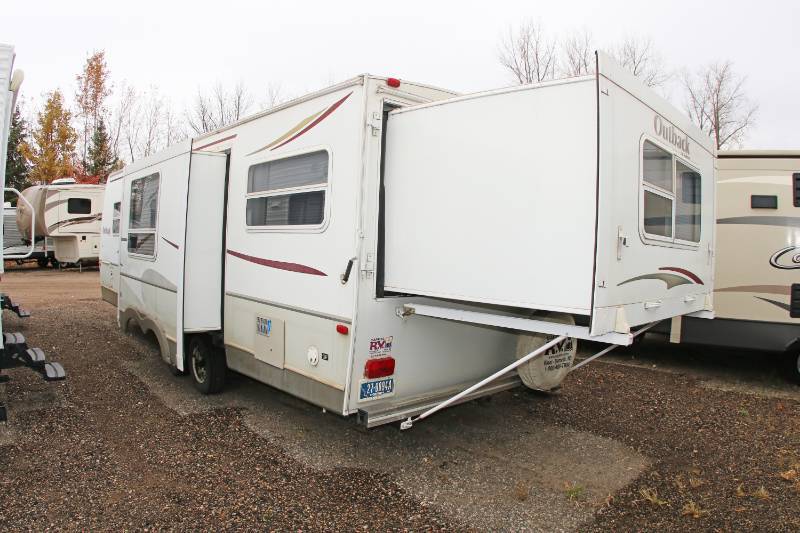 lot 0023 image: 2006 Keystone Outback 27RSDS Expandable Travel Trailer