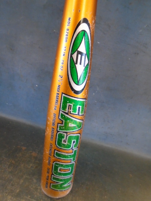 lot 33 image: Baseball Bat