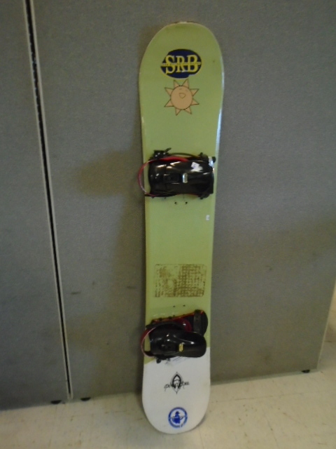 lot 6 image: Snowboard